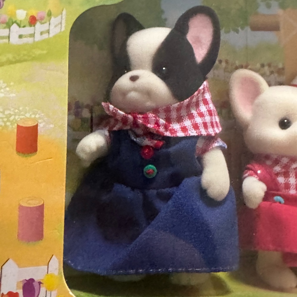 Mom Bulldog Calico Critter